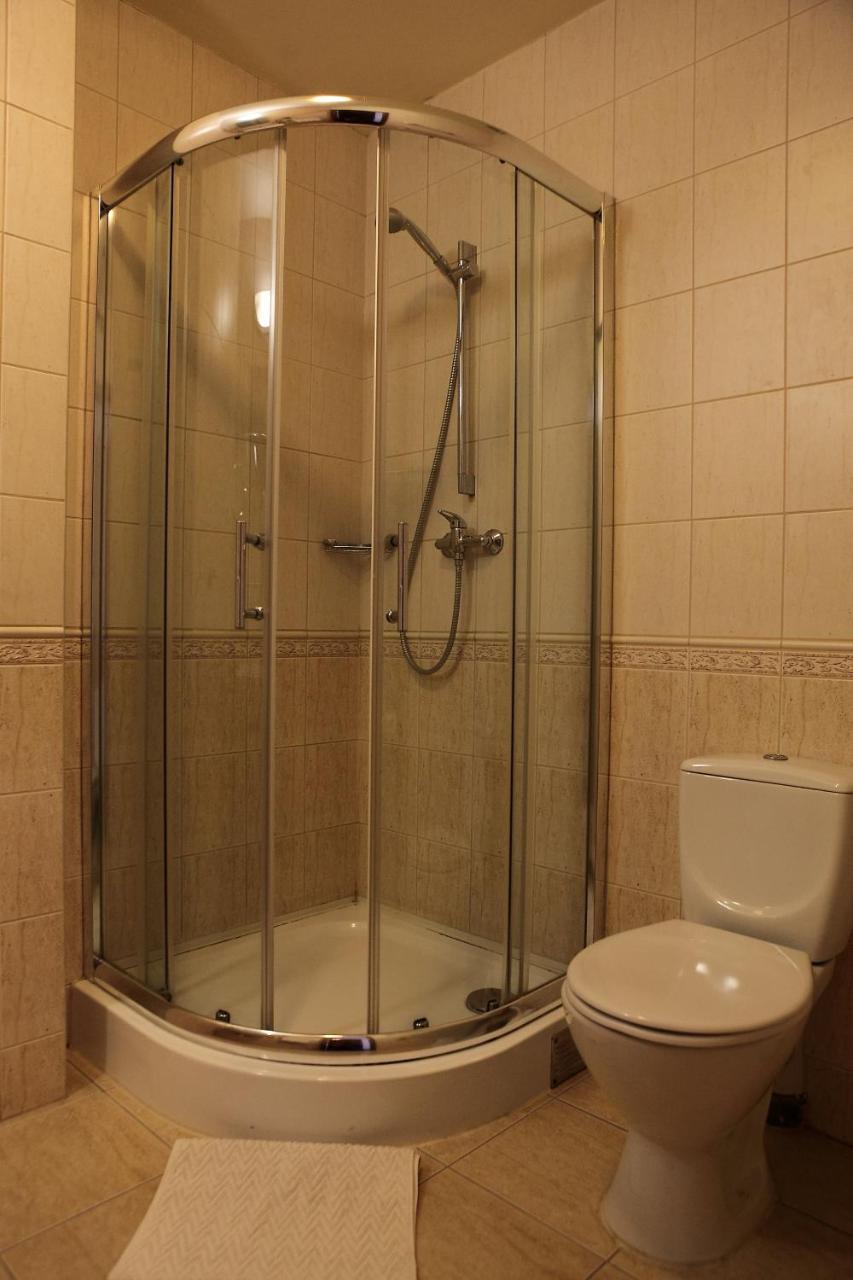 Katrina Aparthotel Ostrzeszow Exterior photo