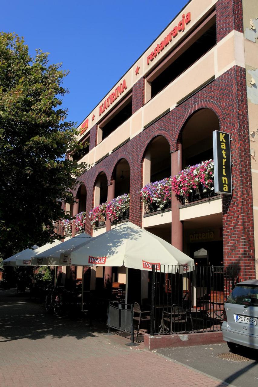 Katrina Aparthotel Ostrzeszow Exterior photo